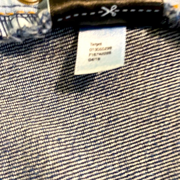 EUC Universal Threads Denim Skirt w/Raw Hem. Sz 10 - Picture 6 of 7